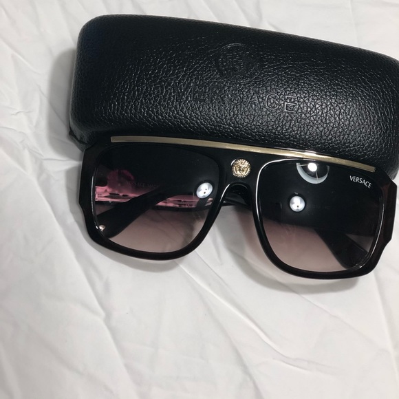 Versace Sunglasses Like new. P - Picture 3 of 7